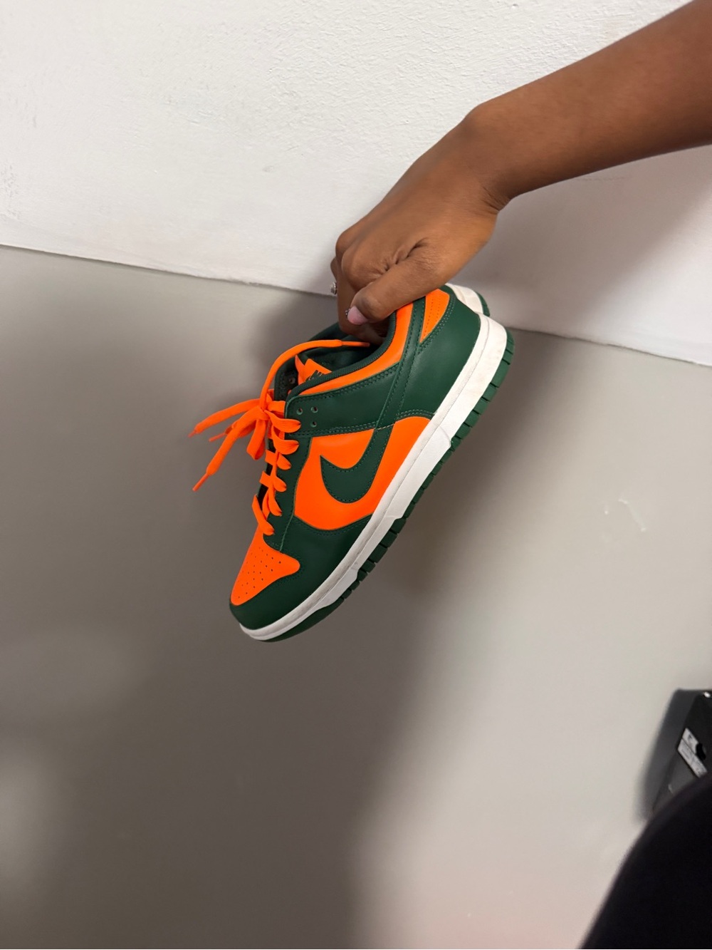 Men Green & Orange Low-Top Athletic Sneakers